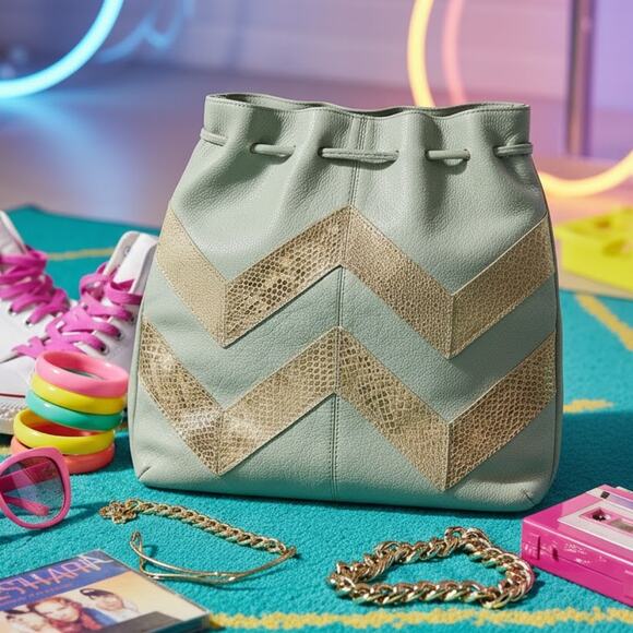 Vintage 1980's Leather Tote Shoulder Bag Green Gold Chevron - Picture 1 of 13